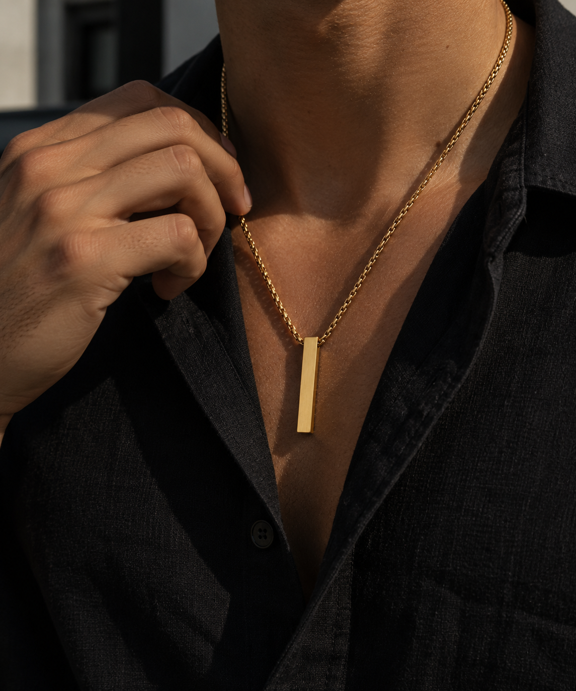 The Vanta Bar Necklace