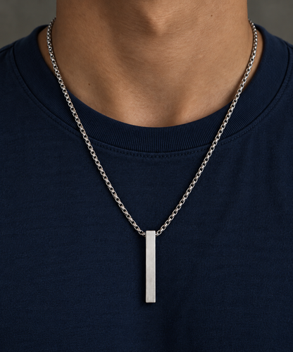 The Vanta Bar Necklace