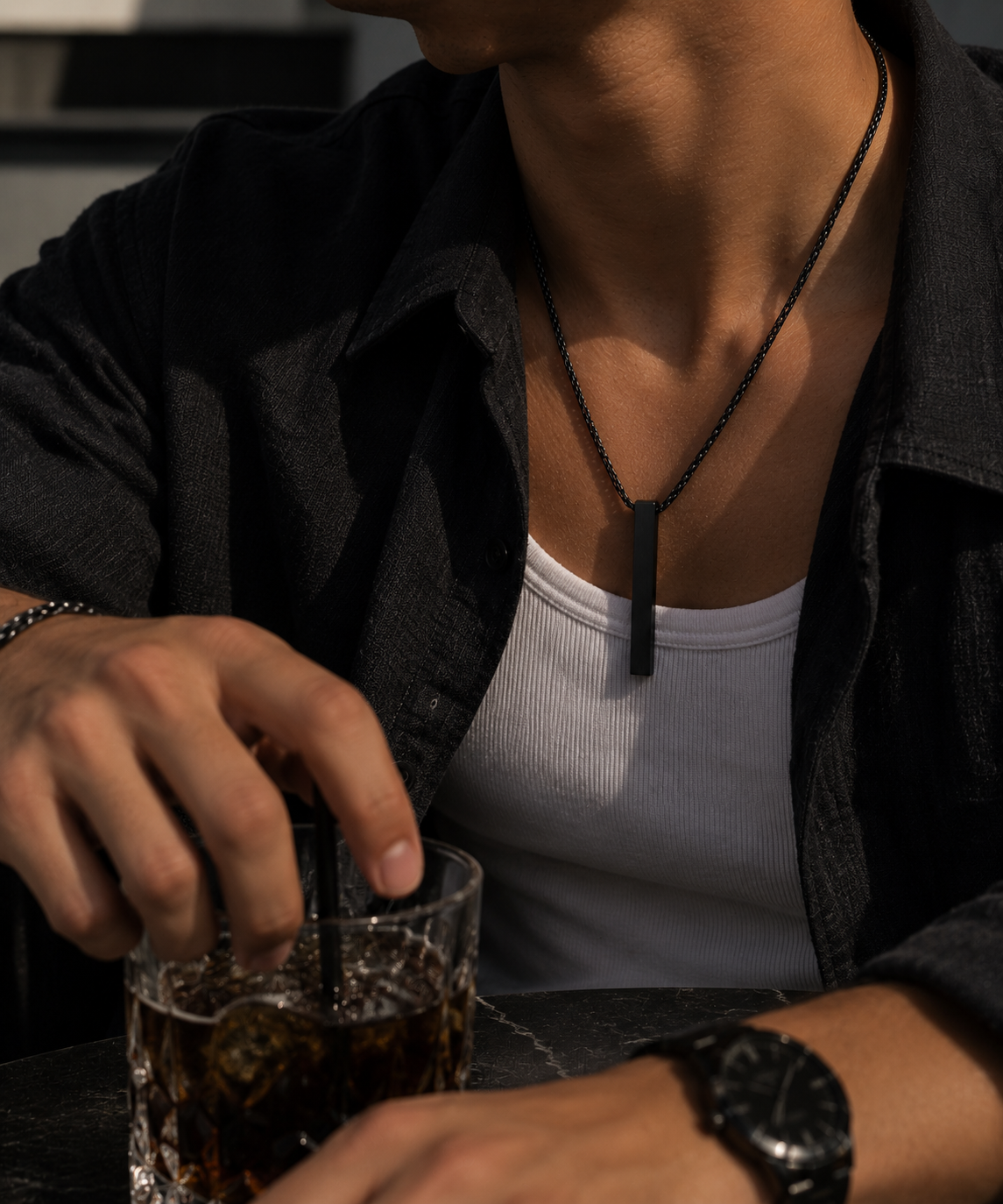 The Vanta Bar Necklace